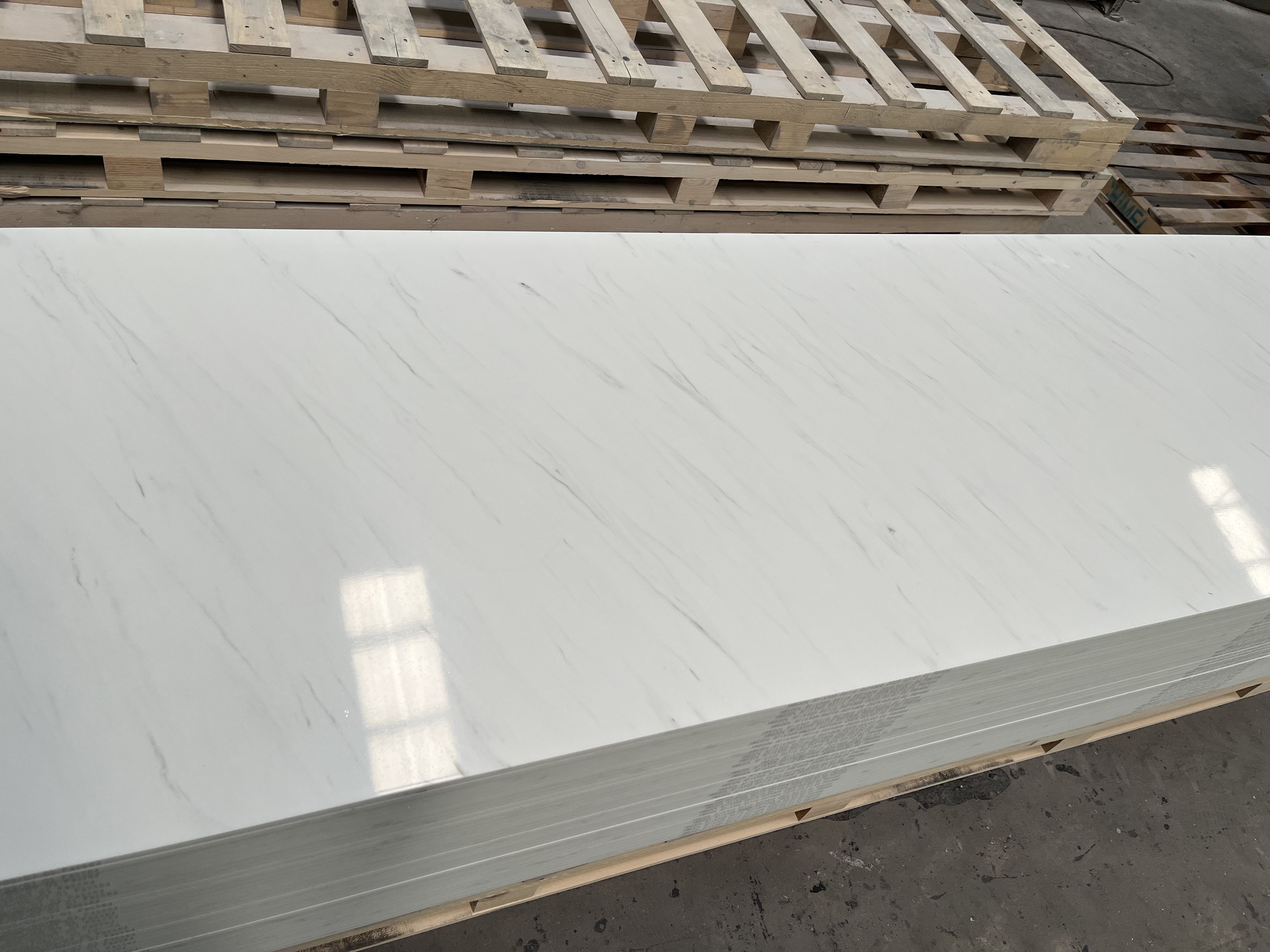 Calacatta Artificial Stone Material Big Slab Acrylic Solid Surface Sheet for receiption desk kitchen counter top 
